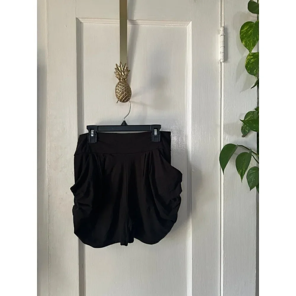 Conceited Women’s size Large / X-Large Black shorts